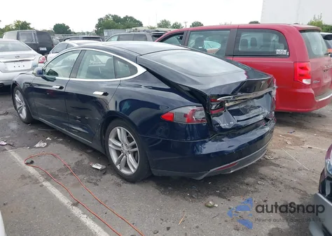 2013 Tesla Model S from USA, damaged, VIN 5YJSA1CN7DFP06683